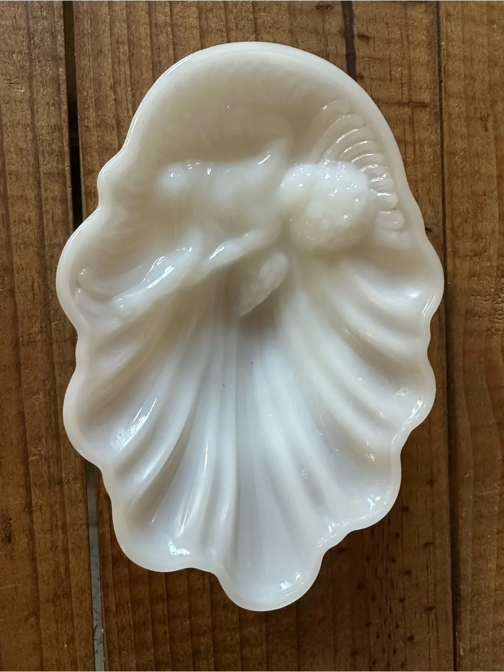 Vintage Avon shell Cherub Soap Dish